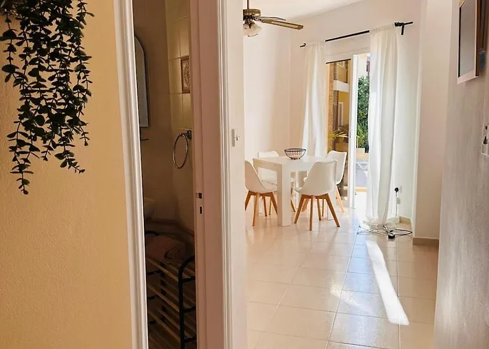 Holistic Homes - Terrasse, Pool, 2 Doppelbetten Daire Pafos
